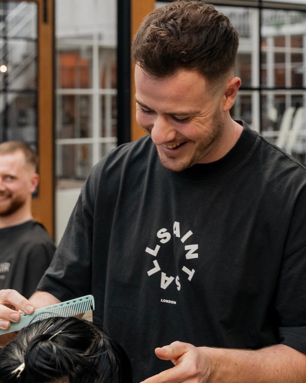 barber juul at work at barbershop breda